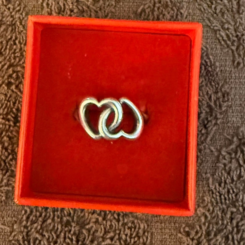Authentic retired James Avery two hearts together Ring